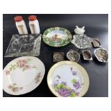Mixed lot with 3 pieces of antique milk glass, can