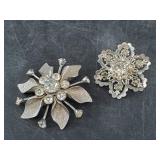 Pair of vintage fashion brooches
