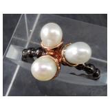 Sterling silver and freshwater pearl ring size 8