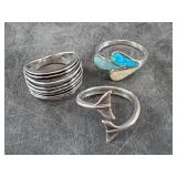 Pair of sterling silver rings: size 8 1/2 and 8, t