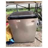 Sanyo mini fridge