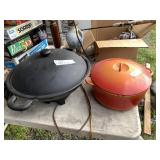 Lot of Two, Aroma electric wok, Cast Iron pot