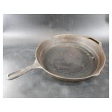 Cast iron pan