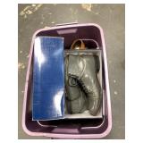 Tote lot of assorted shoes