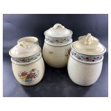 5 Assorted lidded spice jars: 1 is missing lid, ta