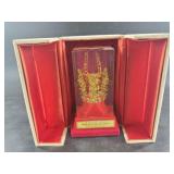 Kumkwan-Chong gold crown souvenir paper weight, mu
