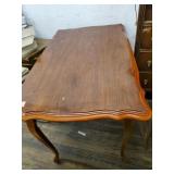 meduin wooden table in good condition