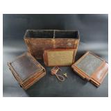 Antique collectable camera with original case in g