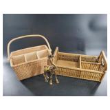 2 Organizing baskets and a small giraffe figurine