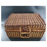 Wicker picnic basket, 17" x 12" x 8"