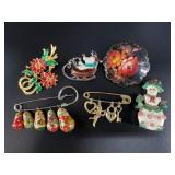 Large lot of vintage brooches