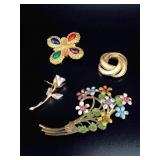 Lot with 4 vintage brooches, all highly detailed
