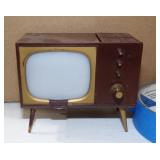 1950s Plastic TV S&P Shaker set *stands but one