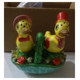 Vintage GNCO 3pc S&P Shaker set