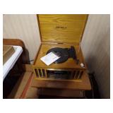 Deltrola Radio/Record player **CD does NOT work