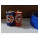 Northwest Airlines S & P shaker set