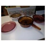 Pyrex cookware & Measuring cups
