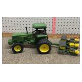1/16 John Deere FWA & 4 row planter