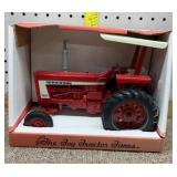 1/16 ERTL Farmall 706 tractor in box
