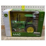 1/16 ERTL Prestige collection John Deere 4440 in