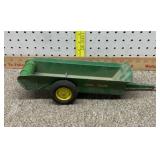 Ertl John Deere Model 44 manure spreader