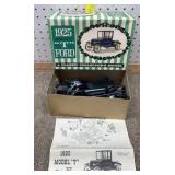AMT 1925 Ford Model "T" model car kit. **looks