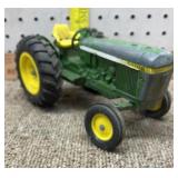 1/16 ERTL John Deere 2440 utility tractor