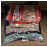 Mesquite pellets & cherry wood chips