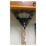 3 Leaf Rakes