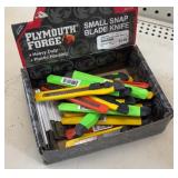 22 small snap blade knifes 6 Red Devils