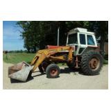 1969, IH 756 Gas tractor, Cab, Loader