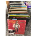 Lot of 33 vinyl albums