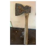 Plumb broad head hatchet
