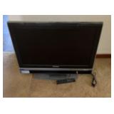Sylvania tv w/ remote 32ï¿½ x 23ï¿½