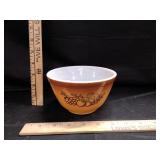 VTG Pyrex 1.5pt. Old Orchard Mixing Bowl