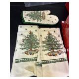 Spode Christmas Kitchen Towels & Oven Mitt