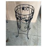 28in Black Metal Plant Stand