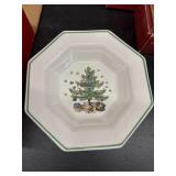 Vintage NIKKO Christmas Bowls Set of 4