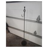 Twisted Motif Adjustable Wreath Stand