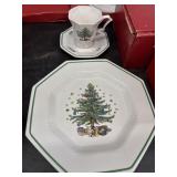 Vintage NIKKO Christmas 12 pc Dinner Set