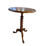 19TH CENTURY BARLEY TWIST WALNUT PEDESTAL TABLE