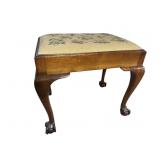 19TH CENTURY MAHOGANY CHIPPENDALE STOOL