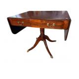 EARLY 19TH CENTURY MAHOGANY REGENCY DROPLEAF TABLE