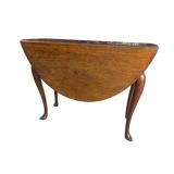 19TH CENT. SOLID WALNUT QUEEN ANNE DROPLEAF TABLE