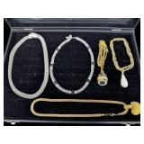 LOT OF COSTUME JEWELRY NECKLACES