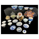 LARGE LOT OF ORIENTAL PORCELAIN, BLUE AND WHITE,