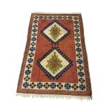 5 FT 8 IN X 3 FT 8 IN HANDMADE CARPET