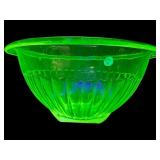 LARGE HAZEL ATLAS GREEN URANIUM GLASS MIXING BOWL
