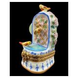 LIMOGES FRANCE PEINT A LA MAIN PORCELAIN TRINKET