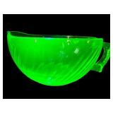 GREEN URANIUM OPTIC SWIRL BATTER BOWL